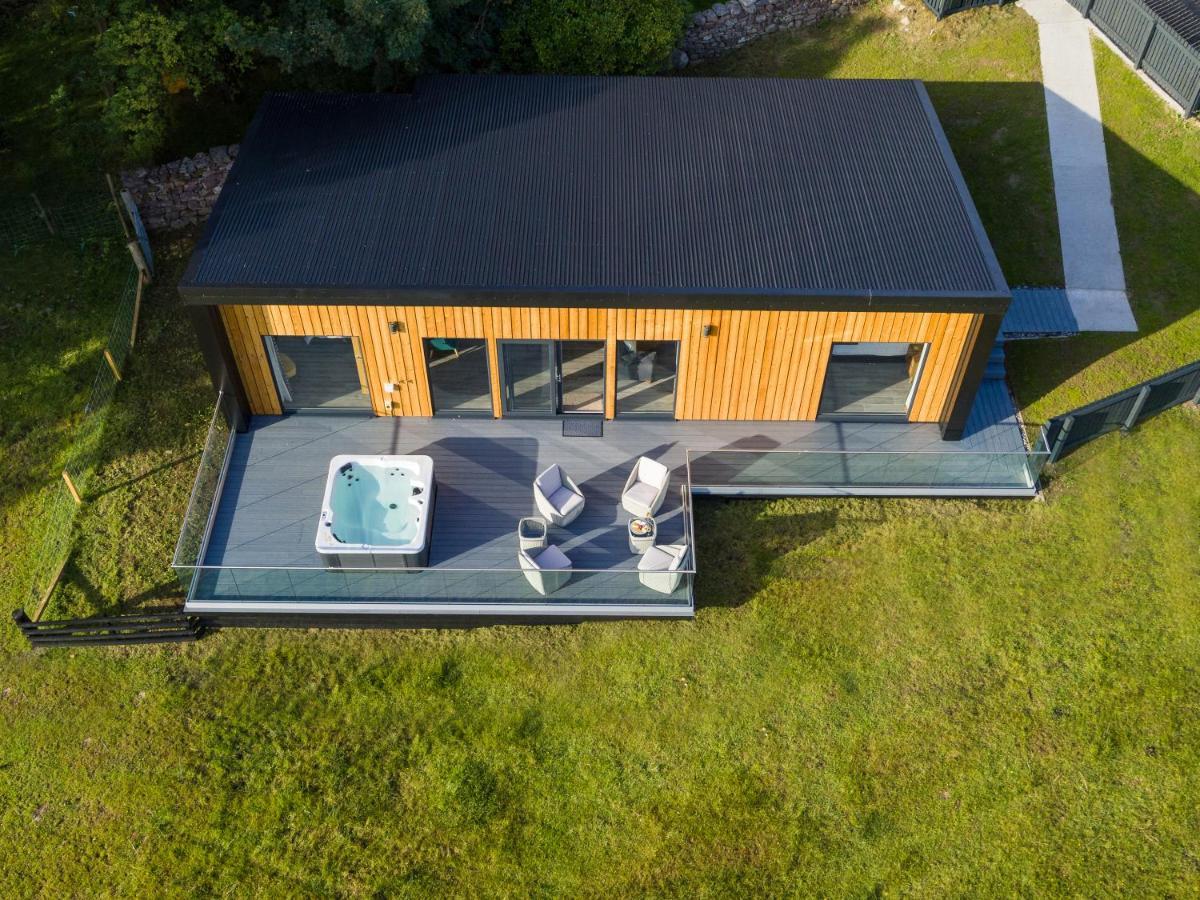 Birches Lodge With Hot Tub Dundonnell Exteriör bild